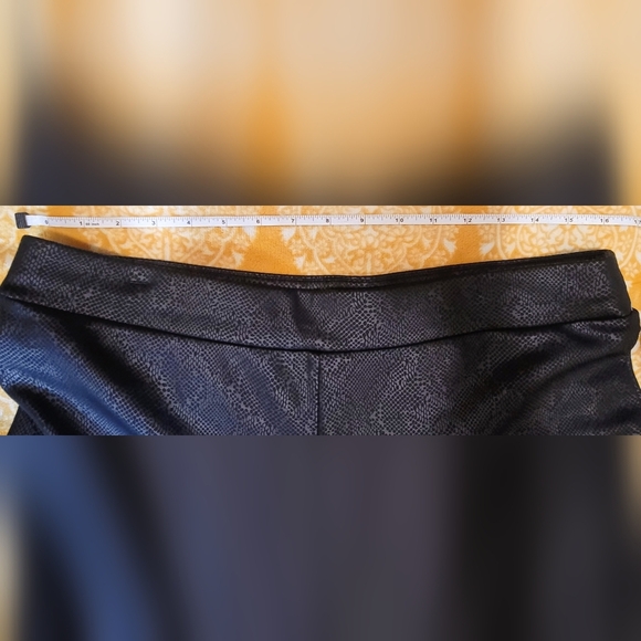 NYCC Black Textured Leggings Women’s Size L Faux Leather Look Stretch Pants... - Picture 4 of 9